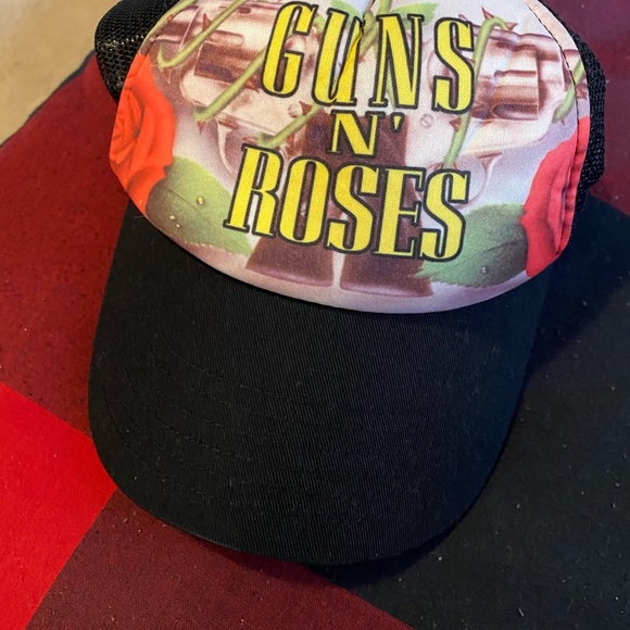 Shorts - Picture 2 of 4